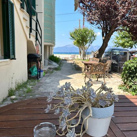 Παγώνα, By The Sea Apartman Pefkí Kültér fotó